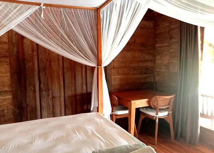 Bed & Breakfast Rumah Wayans Lipah