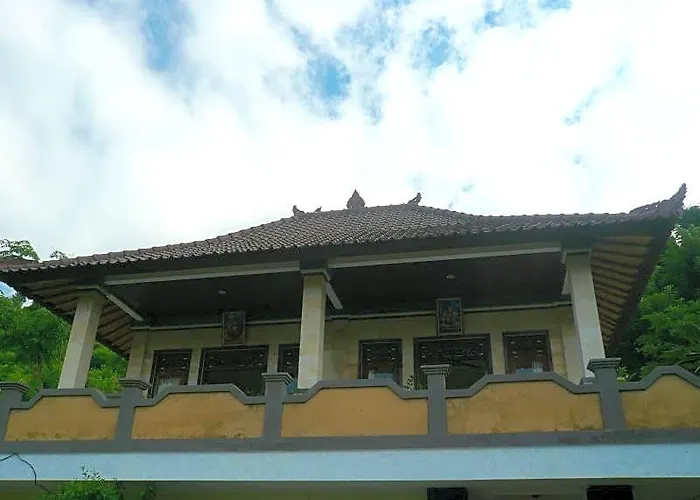 Bed & Breakfast Rumah Wayans Lipah 2*