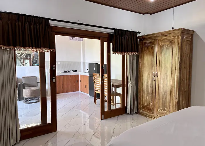Bed & Breakfast Rumah Wayans Lipah