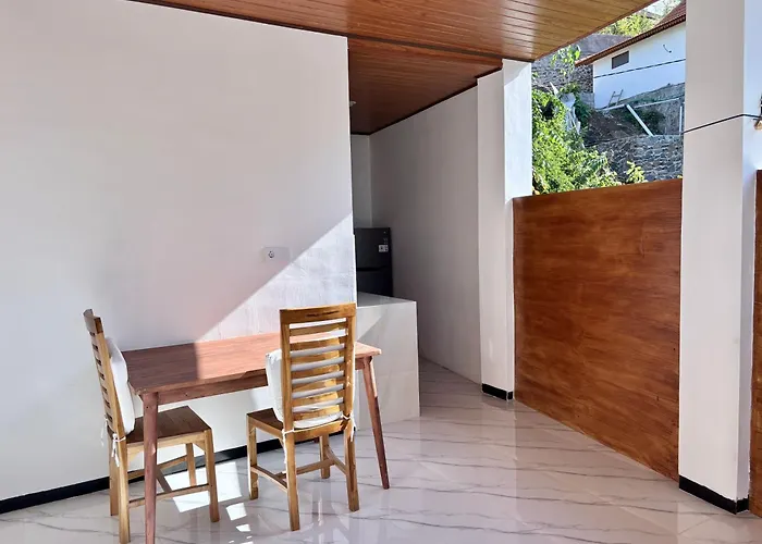 Bed & Breakfast Rumah Wayans Lipah