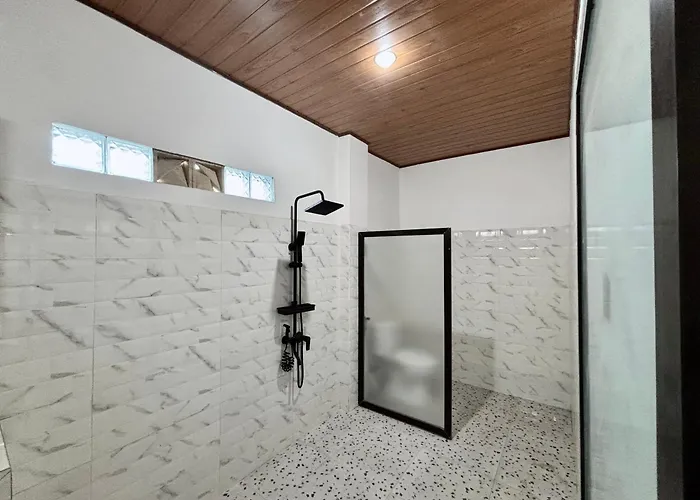 Rumah Wayans Lipah 2*
