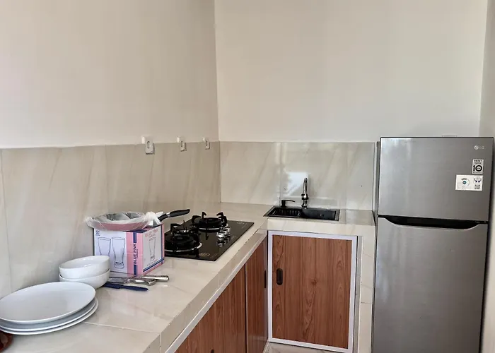 Bed & Breakfast Rumah Wayans Lipah 2*